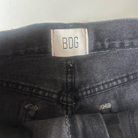 BDG Black Bleached Side High Waisted A-line Cutoff Shorts Raw Hem Size 30 - Picture 3 of 5